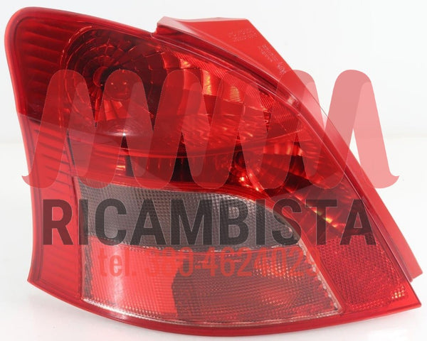 815610D110 Toyota Yaris anno 2005 faro posteriore sinistro